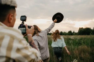 people-having-fun-2024-12-01-11-02-52-utc